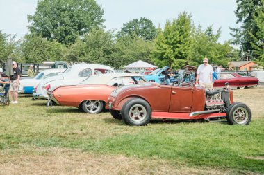 Auburn WA USA, 4 Temmuz 2025 - Retro Car Show Hafta Sonu Parkta