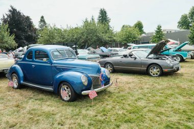 Auburn WA USA, 4 Temmuz 2025 - Retro Car Show Hafta Sonu Parkta