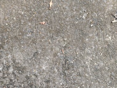 Islak asfalt yol yüzeyine enkazla yakın çekim