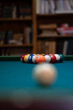 Masada bilardo topları, seçici odaklanma