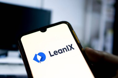 Akıllı telefondaki Leanix logosu, Dhaka, Bangladeş 22 Mart 2024.