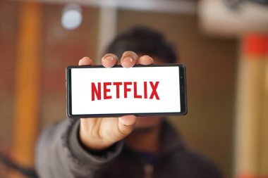 Netflix logosu akıllı telefon ekranında görüntülendi, Dhaka, Bangladeş 30 Nisan 2024.