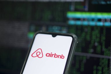 Dhaka, Bangladeş - 23 Mayıs 2024: Airband logosu akıllı telefonda.