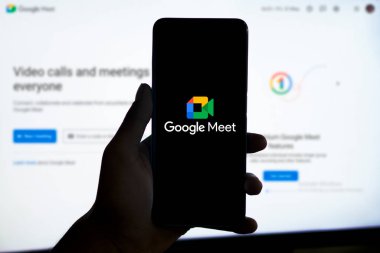 Dhaka, Bangladeş 31 Mayıs 2024: Google Meet uygulaması akıllı telefon ekranında. Google Meet, Google Meet tarafından geliştirilen bir video arama servisidir..