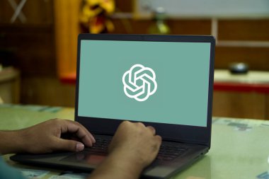 Dhaka, Bangladeş 26 Haziran 2024: ChatGPT logosu dizüstü bilgisayarda görüldü.
