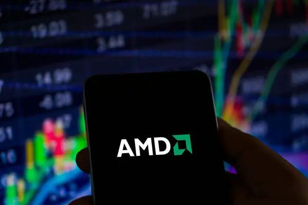 Gelişmiş Mikro Cihazlar A.Ş. Akıllı telefon. bir Amerikan çokuluslu şirketidir ve yarı iletken şirketi bilgisayar işlemcileri ve işçiler için benzer teknolojiler geliştirir, Dhaka, Bangladeş 09 Sep 2024.