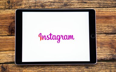 Ekranda Instagram uygulaması. Instagram, Meta Platformları-Dhaka, Bangladeş 11 Ekim 2024 'e ait bir fotoğraf ve video paylaşım sosyal ağ servisidir..