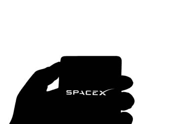 Akıllı telefon ekranında SpaceX logosu. SpaceX bir Amerikan uzay aracı üreticisi ve uzay taşımacılığı şirketidir. Uzay Keşif Teknolojileri Şirketi, Bangladeş 11 Kasım 2024.