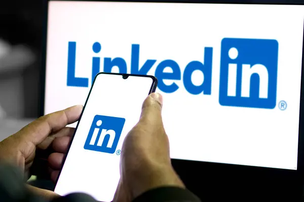 LinkedIn, İnternet, Dhaka, Bangladeş 01 Aralık 2024 'te dünyanın en büyük profesyonel ağıdır..
