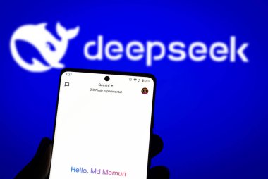 Dhaka, Bangladeş 28 Ocak 2025: Akıllı Telefon Üzerine Gemini Logosu, Arkaplan Deepseek .