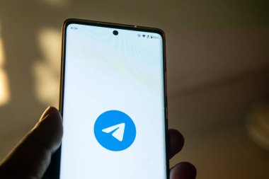 Dhaka, Bangladeş 03-02-2025: Telgraf logosunu gösteren akıllı telefon.