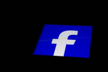 Ekranda Facebook uygulaması var. Facebook uygulaması Play store-Dhaka, Bangladeş 11 Şubat 2025.
