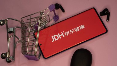 Dhaka, Bangladeş 19 Nisan 2025: JD Health (Çince:; pinyin: Jngdng Jinkng) Hong Kong 'da dijital sağlık hizmeti ve kaynak sağlama üzerine odaklanan bir Çin şirketidir..