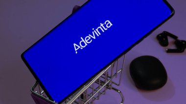 Dhaka, Bangladeş 19 Nisan 2025: Adevinta küresel bir çevrimiçi sınıflandırma uzmanı, alıcıları ve satıcıları ticareti teşvik etmek için birbirine bağlıyor. Geleneksel pazarları sayısallaştırmayı hedefliyorlar.
