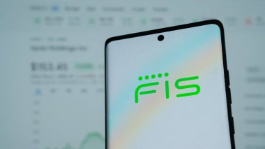 Dhaka, Bangladeş 05 Mayıs 2025: Fidelity National Information Services Inc. (FIS) web sayfası önünde ekranda. Telefon ekranına odaklan. Değiştirilmemiş fotoğraf.