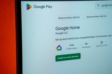 Dhaka, Bangladeş 23 Ağustos 2025: Google 'da akıllı aygıt denetimi için Google Home uygulama listesi