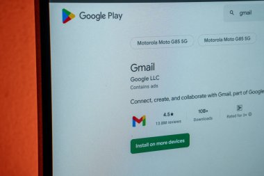 Dhaka, Bangladeş 23 Ağustos 2025: Google Play 'de e-posta ve iletişim hizmetleri için Gmail uygulama listesi