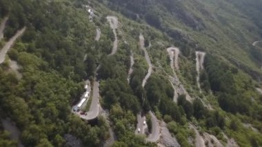 Karadağ 'daki dağ yılanının en üst manzarası. Yüksek kalite 4k görüntü