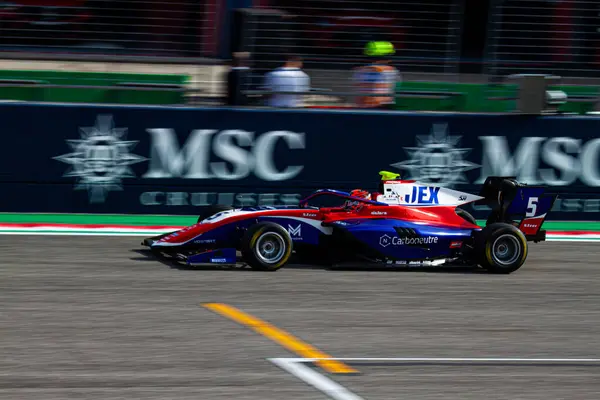 Sami Meguetouunif (FRA) İtalyan pratisyen hekim haftası boyunca Imola 'daki Enzo e Dino Ferrari Pisti' nin ana hattında mızrağının arabasıyla Formula 3 'ün uzun metrajlı yarışı için.
