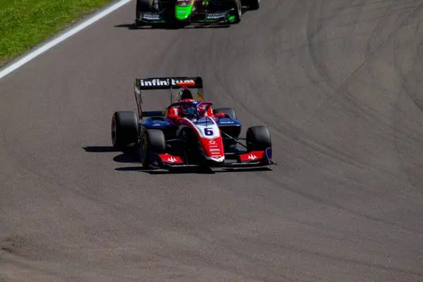 Santiago Ramos (MEX), İtalyan pratisyen hekim haftası Imola 'daki Enzo e Dino Ferrari Pisti' nin Tosa köşesinde Trident 'inin arabasıyla Formula 3' ün sprint yarışı sırasında