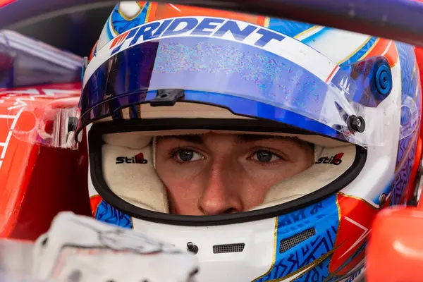 İtalyan Formula 4 Şampiyonası 'nın 3 numaralı yarışını 26-28 Ekim 2024 tarihlerinde Monza' da koşmaya hazırlanırken Roman İki 'nin mavi gözlerine yakından bakın..
