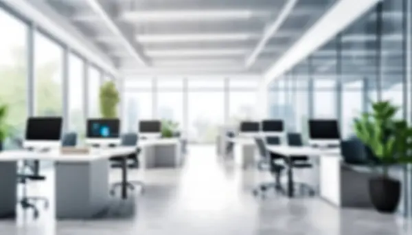 Açık uzay ofisi boş ve loş. Tasarım için ofis içi arka planı üzerinde soyut ışık efekti.
