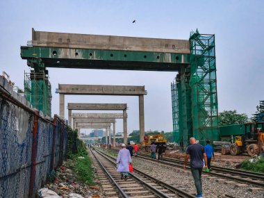 Bangladeş Yükseltilmiş Otoyol, Dhaka 'nın inşaat işi. Dhaka Yükseltilmiş Otoyolu Bangladeş 'in yükseltilmiş ilk altyapı projesi.