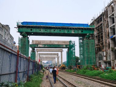 Bangladeş Yükseltilmiş Otoyol, Dhaka 'nın inşaat işi. Dhaka Yükseltilmiş Otoyolu Bangladeş 'in yükseltilmiş ilk altyapı projesi.