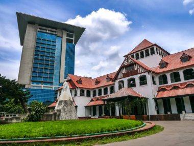 Zia Memorial Müzesi, aynı zamanda Chittagong, Bangladeş 'teki Old Circuit House olarak da bilinir. Chittagong 'da güzel bir mimari mekan. Bu eski bina 1913 'ün İngiliz döneminde kuruldu. Başkan Zia Chittagong Devre Evi 'nde suikasta uğradı..