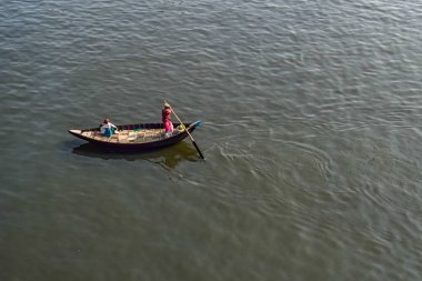 Buriganga Nehri 'ndeki tekne sadarghat dhaka bangladeş