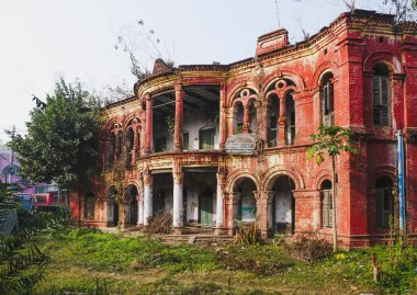 Kama köyündeki terk edilmiş binalar..