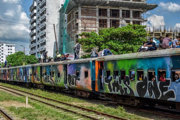University of Chittagong has transport services for students. Students can travel to the University Campus by Shuttle and DEMU Trains from the City. 