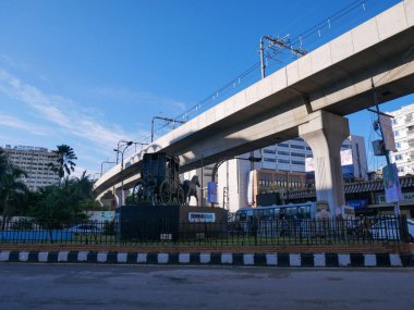 Bangladeş, Dhaka 'daki metro ve metro istasyonundan görüntü.