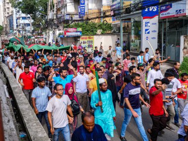 Bangladeş kota reform hareketi ve Bangladeş 'te hükümet karşıtı demokrasi yanlısı bir protesto. İnsanlar Başbakan Şeyh Hasina 'nın istifasını kutluyor.