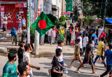 Bangladeş kota reform hareketi ve Bangladeş 'te hükümet karşıtı demokrasi yanlısı bir protesto. İnsanlar Başbakan Şeyh Hasina 'nın istifasını kutluyor.