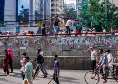 Bangladeş kota reform hareketi ve Bangladeş 'te hükümet karşıtı demokrasi yanlısı bir protesto. İnsanlar Başbakan Şeyh Hasina 'nın istifasını kutluyor.