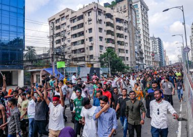 Bangladeş kota reform hareketi ve Bangladeş 'te hükümet karşıtı demokrasi yanlısı bir protesto. İnsanlar Başbakan Şeyh Hasina 'nın istifasını kutluyor.