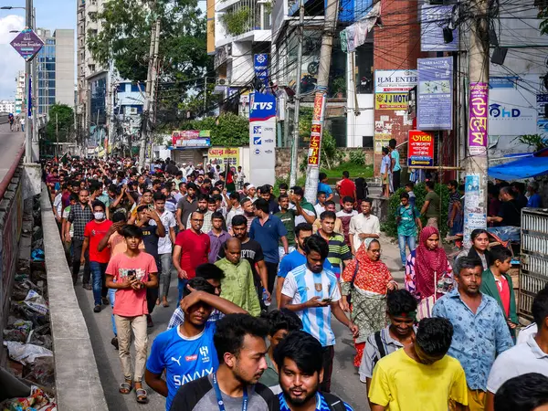 stock image Bangladesh quota reform movement and an anti-government pro-democracy protest in Bangladesh. People celebrate the resignation of Prime Minister Sheikh Hasina.