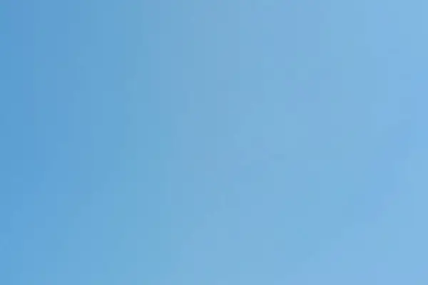 arka plan mavi gökyüzünde bulutlar olmadan