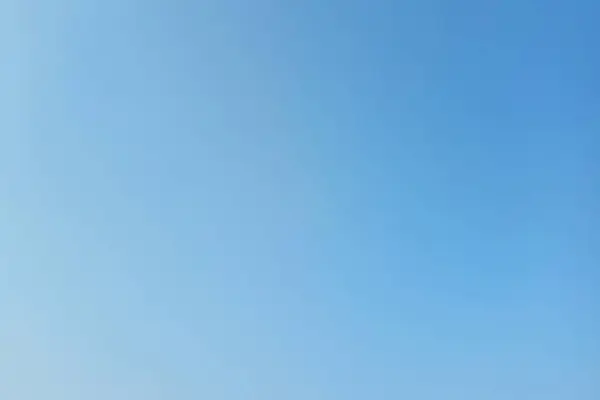 arka plan mavi gökyüzünde bulutlar olmadan