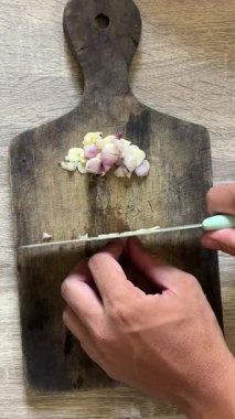 Sarımsak ve sarımsak dilimi