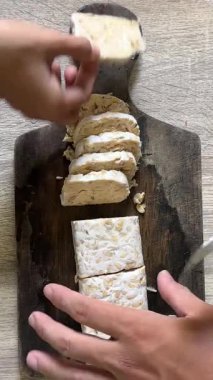 Adım adım. Geleneksel Türkçe tatlı yapmak.