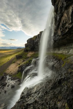 Bergarfoss - Hornafjordur, Güneydoğu İzlanda 'da manzaralı gizli şelale