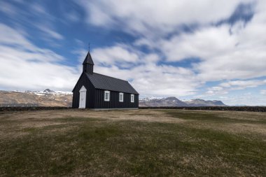 Batı İzlanda, Snaefellsnes yarımadasında ünlü bir zenci kilisesi ya da Bekirkja.