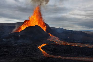 Volkanik patlama ve lav akışı Fagradalsfjall, Geldingadalir, Reykjanes Yarımadası, İzlanda 'da