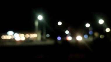 Bokeh gece trafiğinin video geçmişi, gece bulanık köy yolu