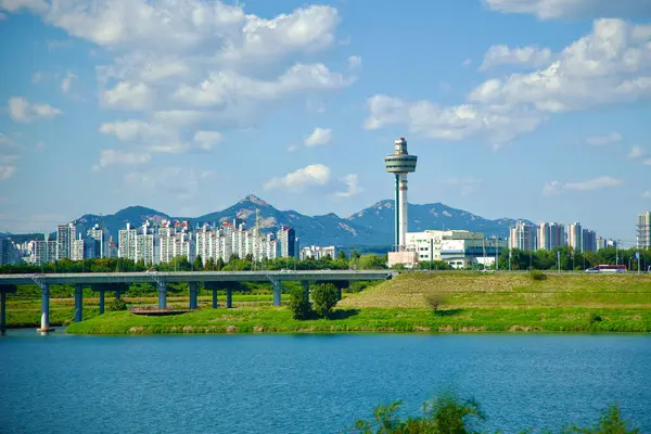 Soul Jižní Korea Října 2023 Guri Tower Stojí Pozadí Budov — Stock fotografie