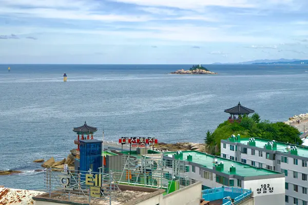 stock image Sokcho Lighthouse, Yeonggeum Pavilion, Jodo Island, Bird Island, Sokcho, Korea, East Sea, lighthouse view, observatory platform, uninhabited island, scenic view, travel, tourism, Sokcho City, South Korea, natural beauty, birds, coastline, Sokcho land