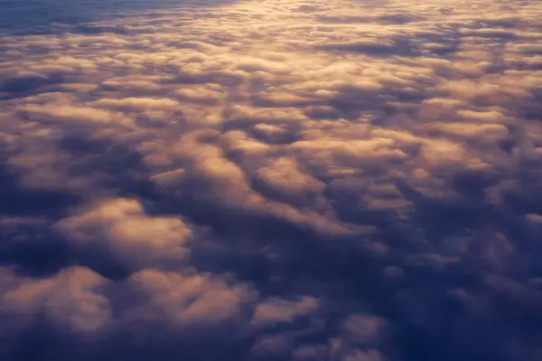 Hermoso Paisaje Dramático Nubes Esponjosas Cielo Atardecer Desde Vista Aérea —  Fotos de Stock