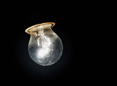 yuvarlak ampul Karanlıkta parlar